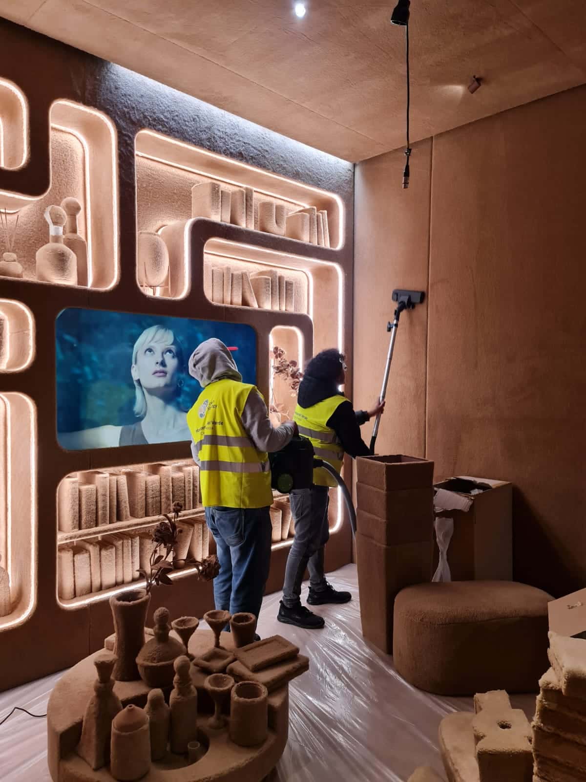 53cdeb5c-d6c7-4175-b453-e4b99ecc34d0